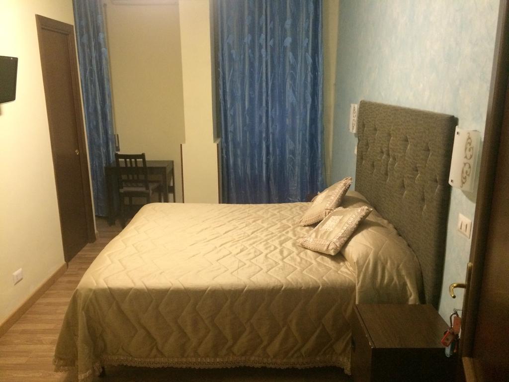 Tiburtina Hotel Holiday Рим Номер фото