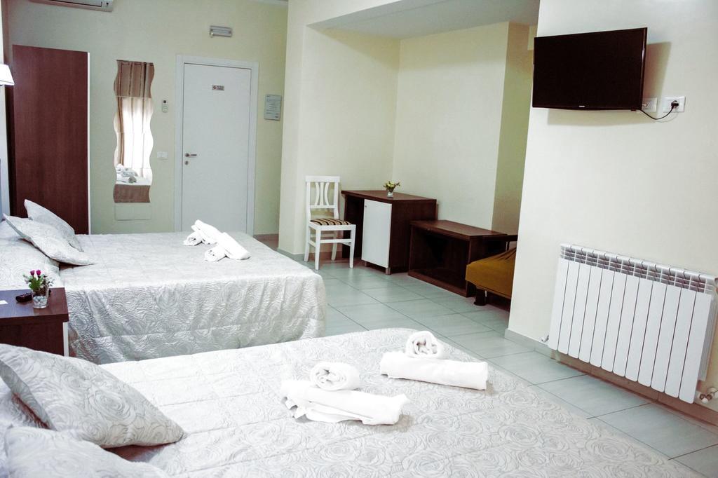 Tiburtina Hotel Holiday Рим Экстерьер фото