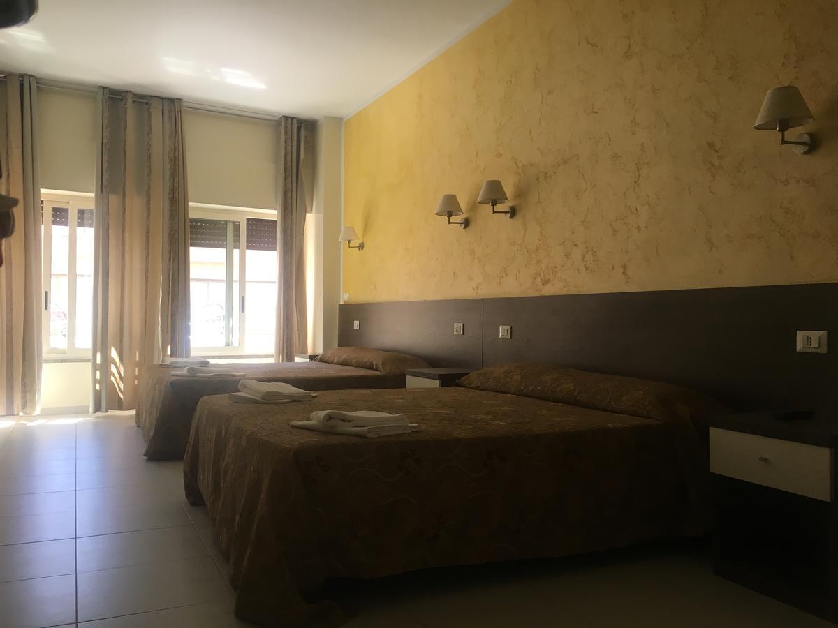 Tiburtina Hotel Holiday Рим Экстерьер фото
